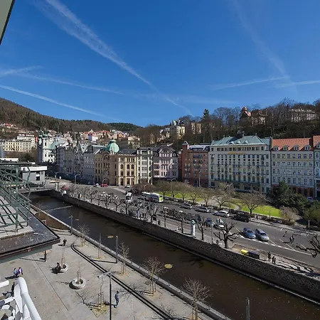 Hotel Ea Jessenius 3*